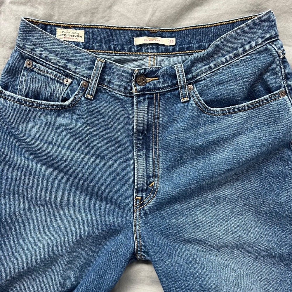 LEVI'S 80s Mom Jean Women's Size 29x30 25" Inseam Distressed Raw Hem Premium - Picture 3 of 16
